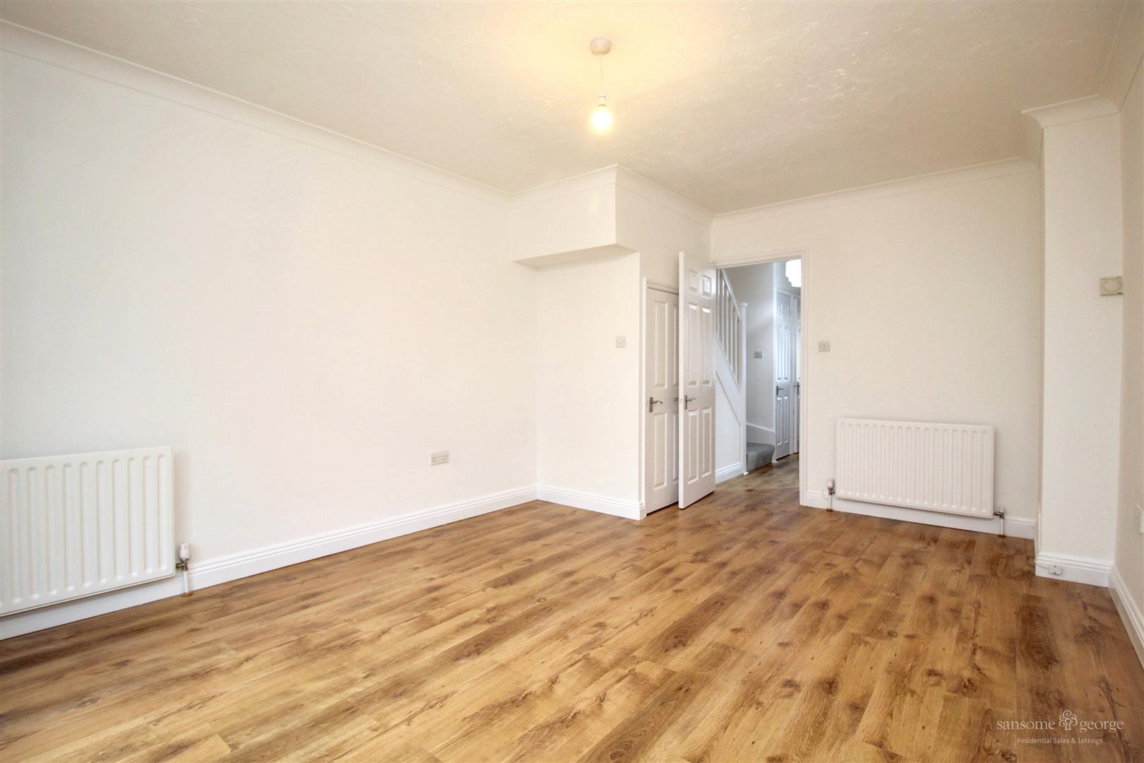 Horseshoe Crescent, Burghfield Common, Reading